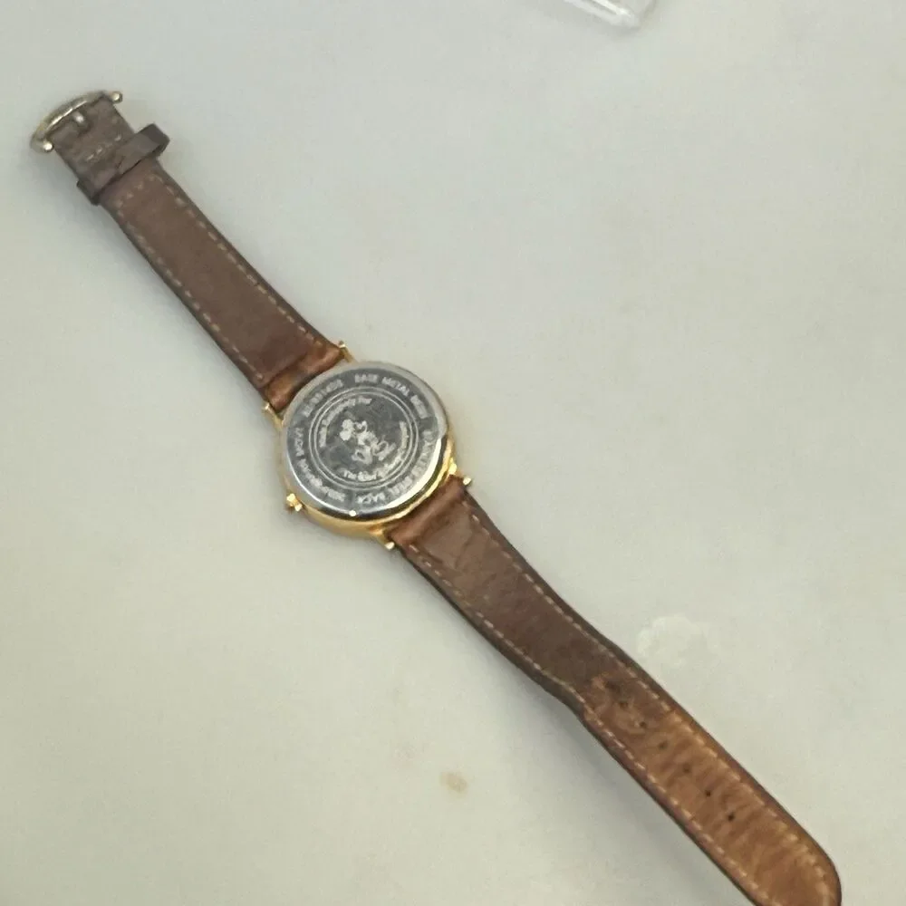 VTG Disney Gold Tone 32mm Watch Mickey Minnie Donald Goofy Chip & Dale Lthr EUC